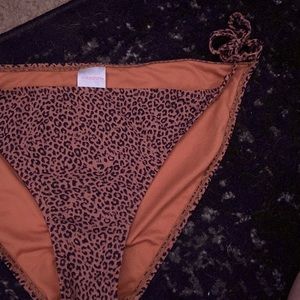 Xhilaration (target brand) bikini bottoms never worn!